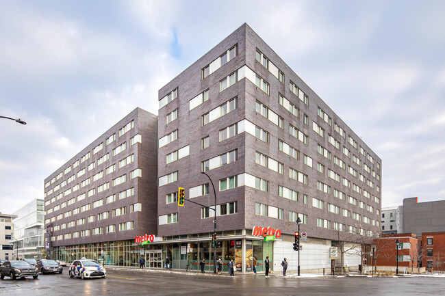 1230 Notre-Dame O in Montréal, QC - Building Photo - Building Photo