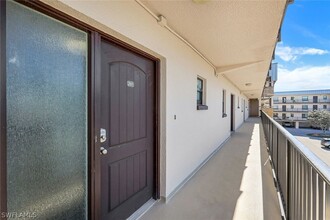 803 River Point Dr in Naples, FL - Building Photo - Building Photo