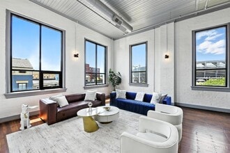 222 W 15th St in Cincinnati, OH - Building Photo - Building Photo