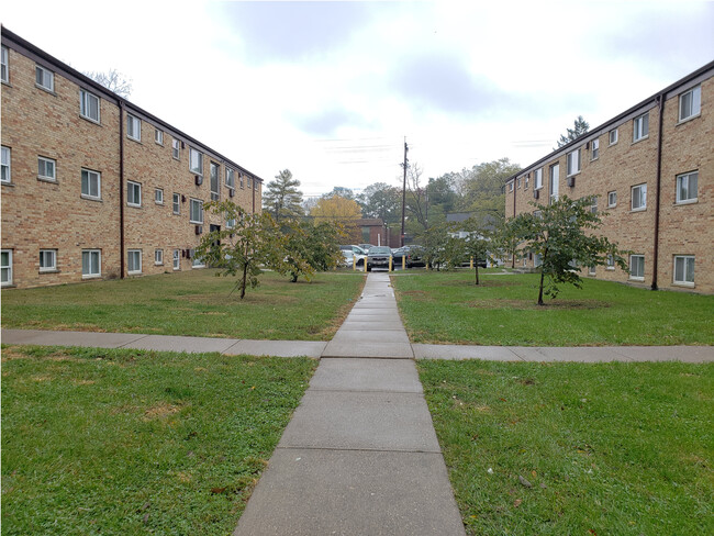 463 Pedretti Ave in Cincinnati, OH - Foto de edificio - Building Photo