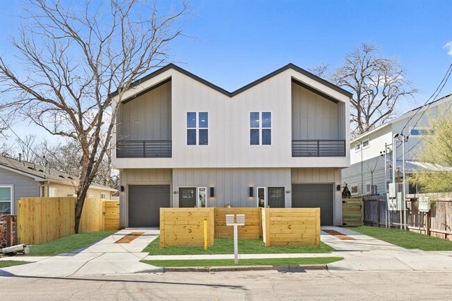 4801 Sara Dr in Austin, TX - Building Photo - Building Photo