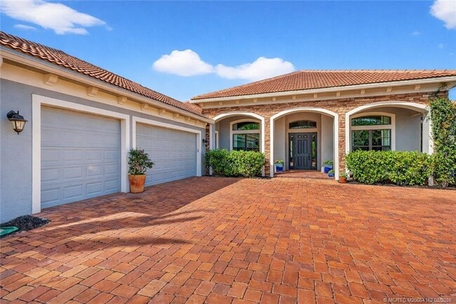 5407 SW Pomegranate Way in Palm City, FL - Building Photo - Building Photo