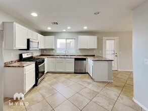4812 Vista Sandia Way in Las Vegas, NV - Building Photo - Building Photo