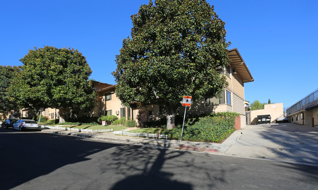 Prime Hollywood Hills in Los Angeles, CA - Foto de edificio - Building Photo