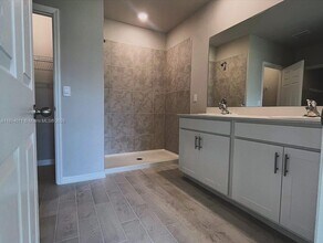 3013 SW 1st Pl in Cape Coral, FL - Building Photo - Building Photo