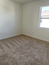 556 NE 4th St in Florida City, FL - Building Photo - Building Photo