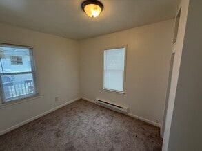 12408 Sarsfield Ave in Warren, MI - Building Photo - Building Photo