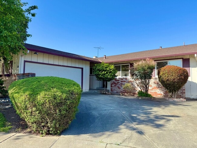 35781 Blair Pl