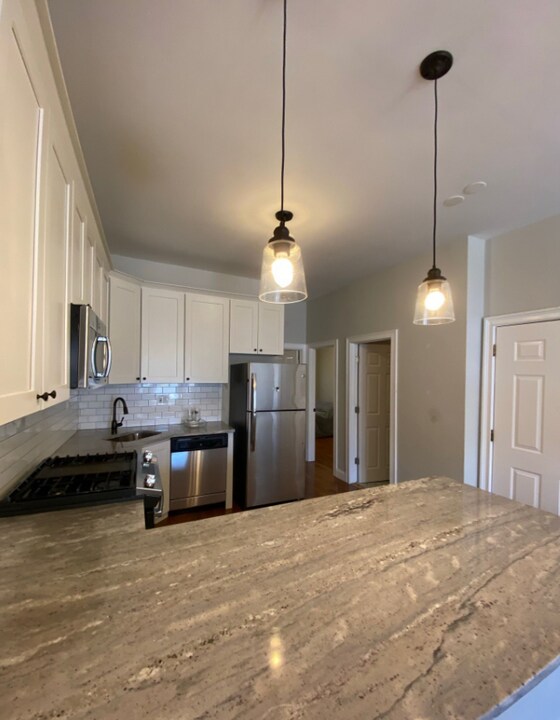 12 Chelsea St, Unit 2 in Boston, MA - Building Photo