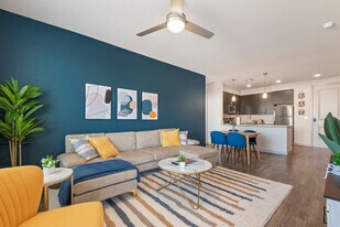 711 W Broadway Rd in Tempe, AZ - Building Photo