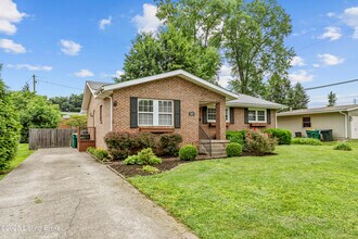 7103 Woolrich Rd in Louisville, KY - Building Photo - Building Photo