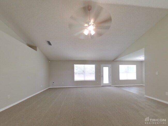 2727 Fox Creek Dr E in Jacksonville, FL - Building Photo - Building Photo