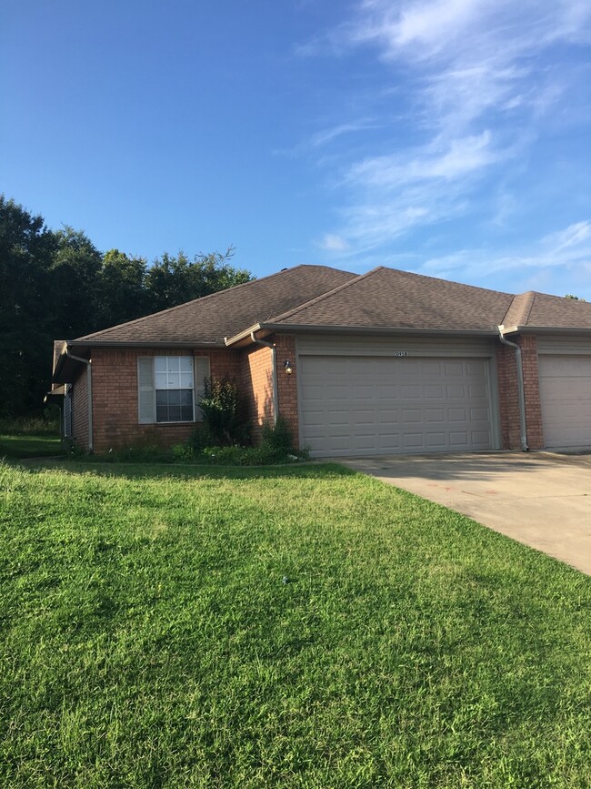 property at 1095 Grinnel Cir