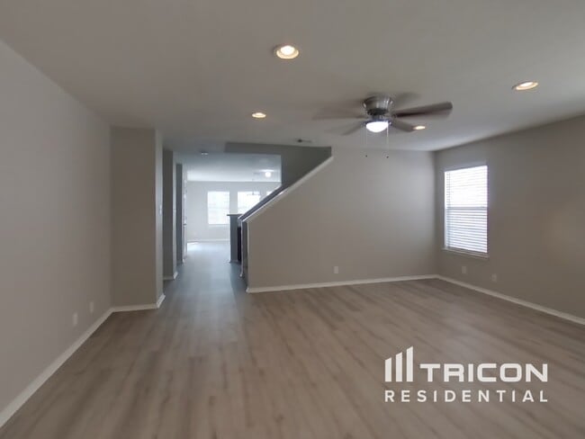 7827 Hedrick Farm in San Antonio, TX - Building Photo - Building Photo