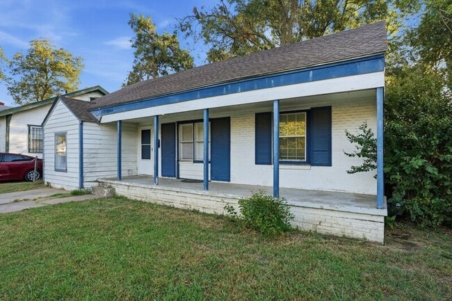 property at 1539 N Denver Ave