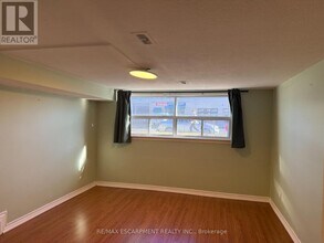 122 Portland St in Toronto, ON - Building Photo - Building Photo