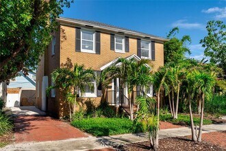 528 6th St N in St. Petersburg, FL - Building Photo - Building Photo