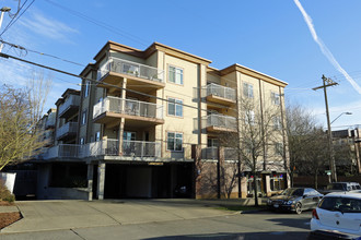 Varsity Apartments in Seattle, WA - Building Photo - Building Photo