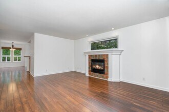 2308 W Dravus St in Seattle, WA - Building Photo - Building Photo