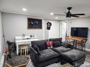 22 Garfield Park in Edison, NJ - Building Photo - Building Photo
