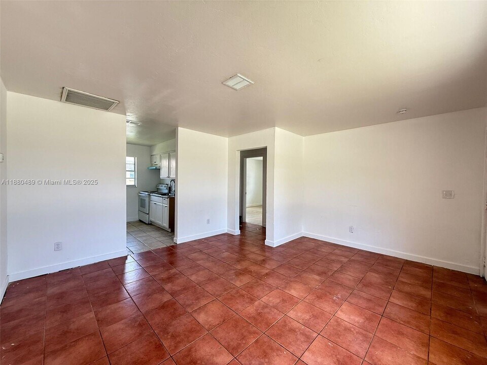 1703 Palm Dr in Ft. Myers, FL - Building Photo