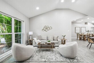 2 S Treasure Dr in Tampa, FL - Building Photo - Building Photo