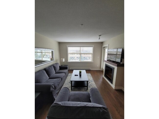 19936-19956 56 Ave in Langley, BC - Building Photo - Building Photo