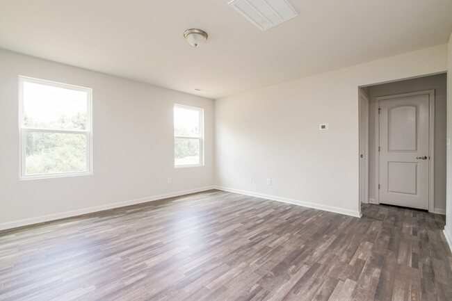 1059 Manor Dr in Rocky Mount, NC - Foto de edificio - Building Photo