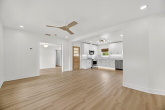 4751 Burlington Ave N in St. Petersburg, FL - Building Photo - Building Photo
