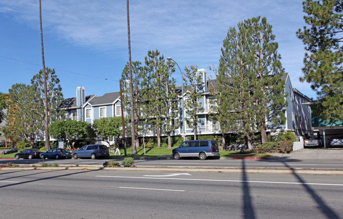 Sherman Way Apartments in Reseda, CA - Building Photo