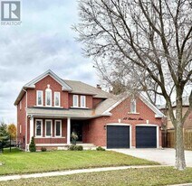 42 Cherokee Dr in Vaughan, ON - Building Photo