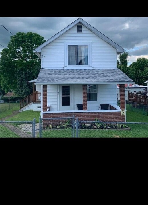 163 Larimer Ave in Bobtown, PA - Building Photo