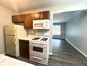 1350 Kendall St SE in Grand Rapids, MI - Foto de edificio - Building Photo