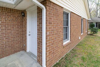 8081 Magnolia Dr in Jonesboro, GA - Building Photo - Building Photo