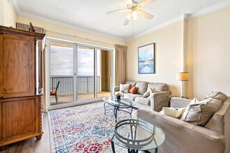 10625 Front Beach Rd in Panama City Beach, FL - Foto de edificio - Building Photo