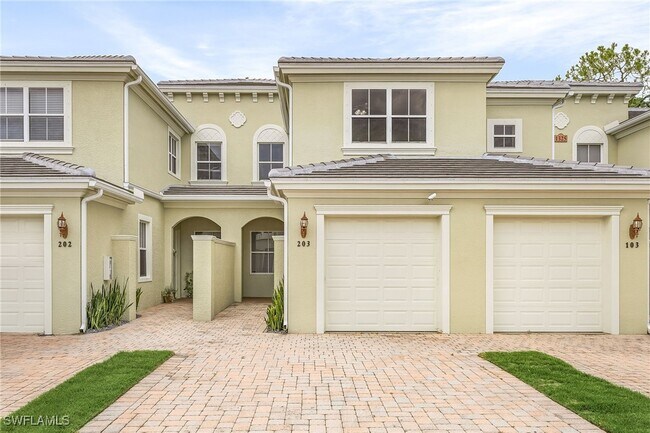 1325 Mariposa Cir in Naples, FL - Building Photo - Building Photo