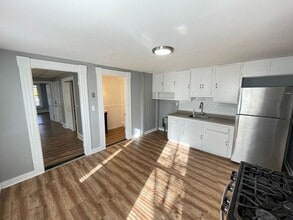 7 Broadway in Suncook, NH - Building Photo - Building Photo