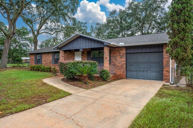 391 Iowa St in Valparaiso, FL - Building Photo - Building Photo
