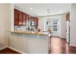 8257 Norwood Ln N in Maple Grove, MN - Foto de edificio - Building Photo