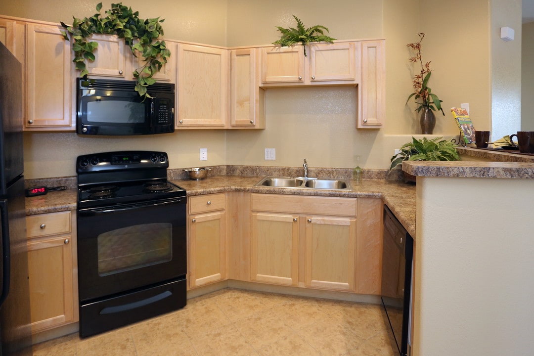 Sereno Townhomes in Glendale, AZ - Building Photo