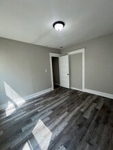 103 Lounsbury St in Waterbury, CT - Building Photo - Building Photo