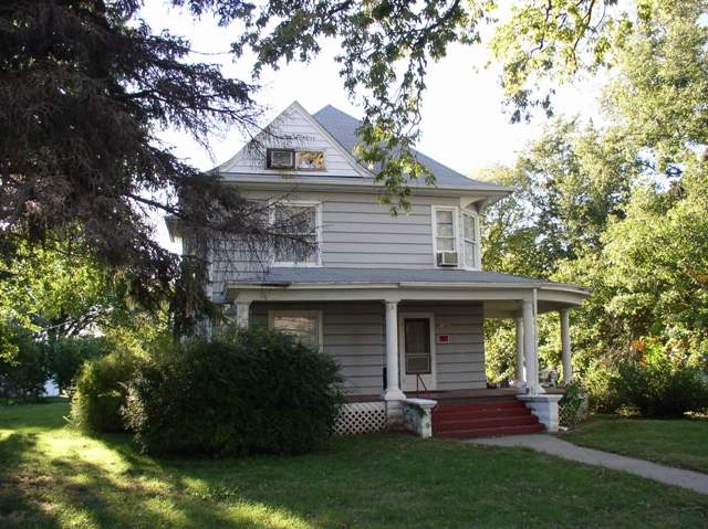 1302 N St in Auburn, NE - Building Photo