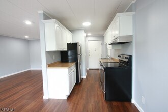 149 Main St in Millburn, NJ - Building Photo - Building Photo