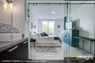 720 NE 62nd St in Miami, FL - Building Photo - Building Photo