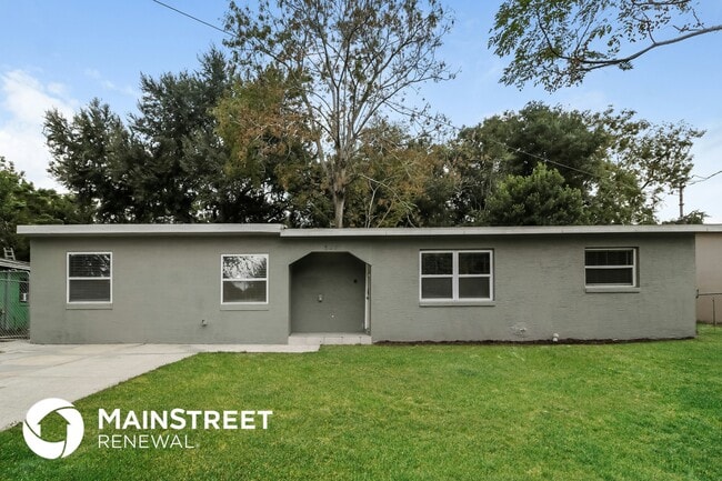 property at 865 Emerald Dr