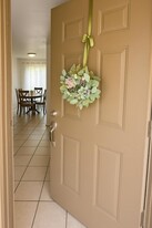 600 Hilliard St, Unit 2 in Conroe, TX - Building Photo