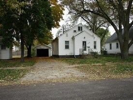 159 Monroe St in Waterloo, IA - Building Photo