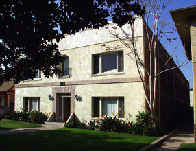 311 N Howard St in Los Angeles, CA - Building Photo - Building Photo