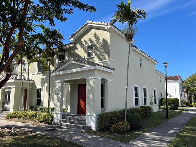 17065 SW 93rd St in Miami, FL - Building Photo - Building Photo