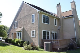 323 Country Club Dr in Lansdale, PA - Building Photo - Building Photo